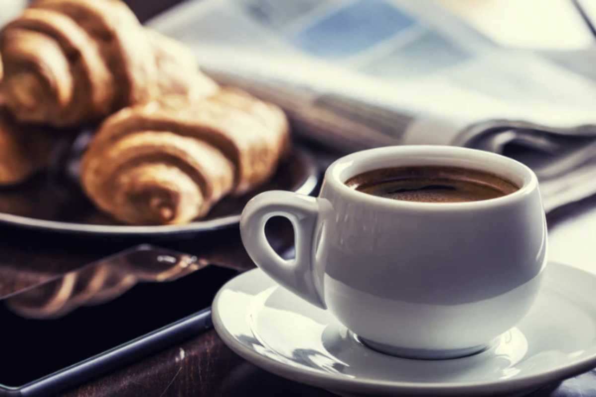 Negli ultimi anni, numerosi studi hanno approfondito il ruolo del caffè