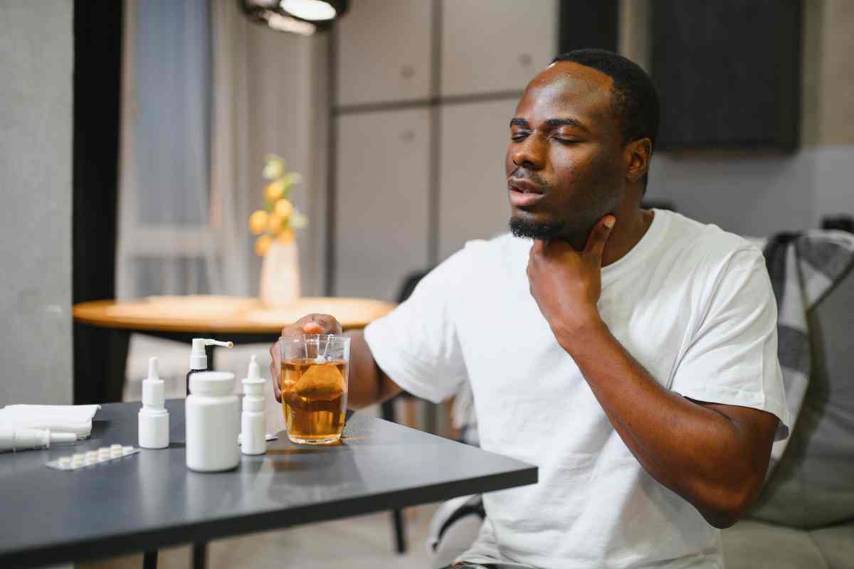 Mal di gola, il rimedio più potente lo prepari da solo in un minuto