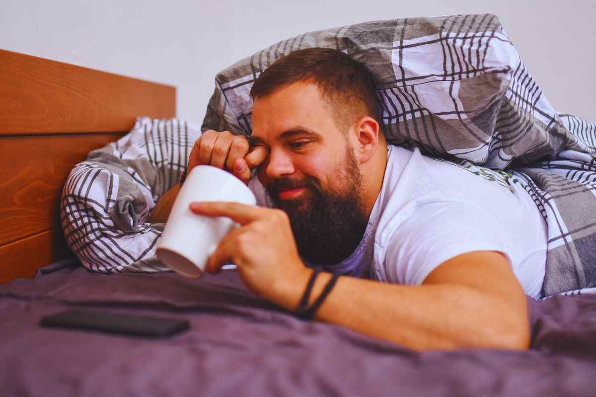 bere il caffè appena svegli